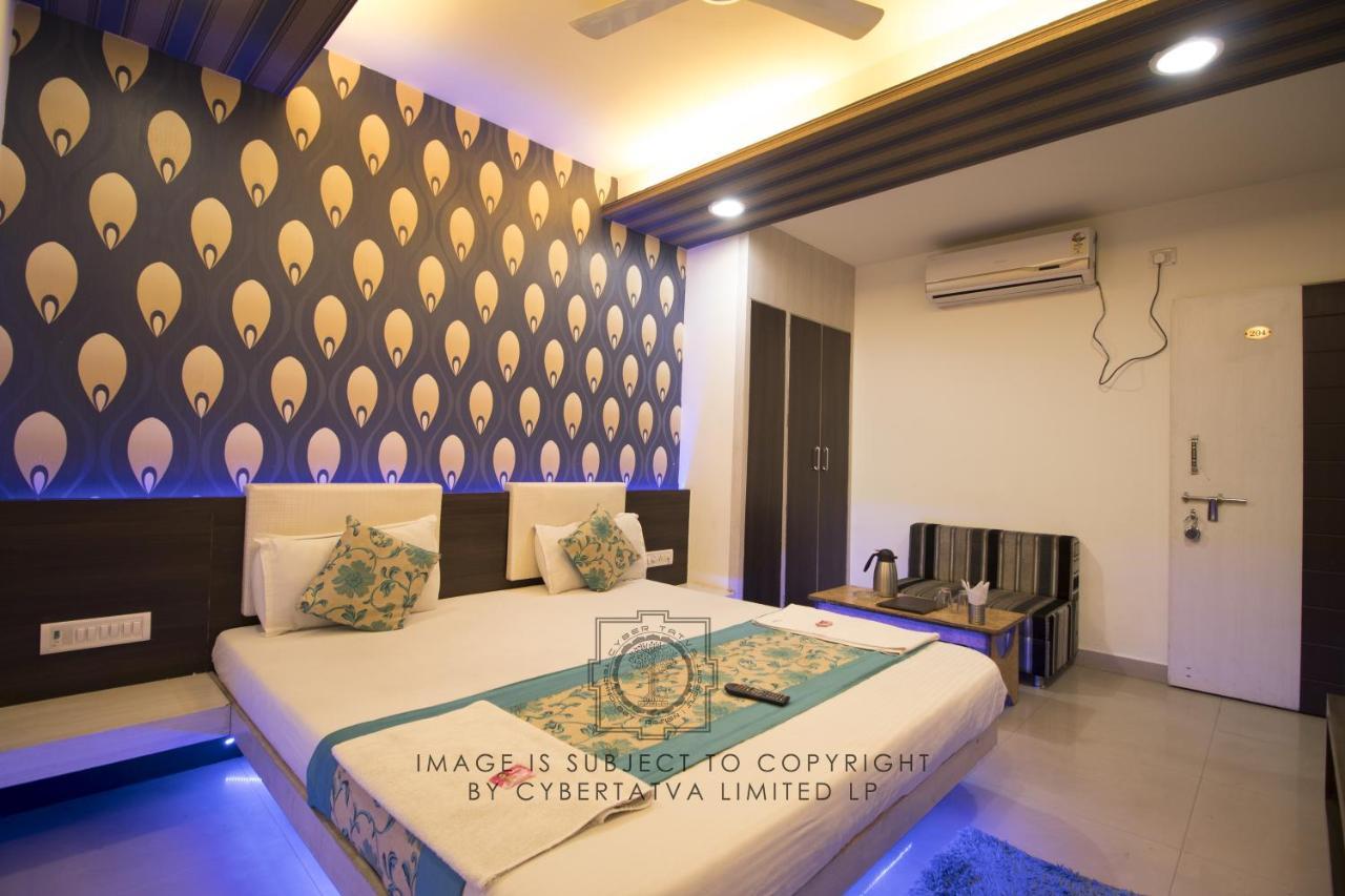Hotel Maa Ganga Palace Бопал Екстериор снимка