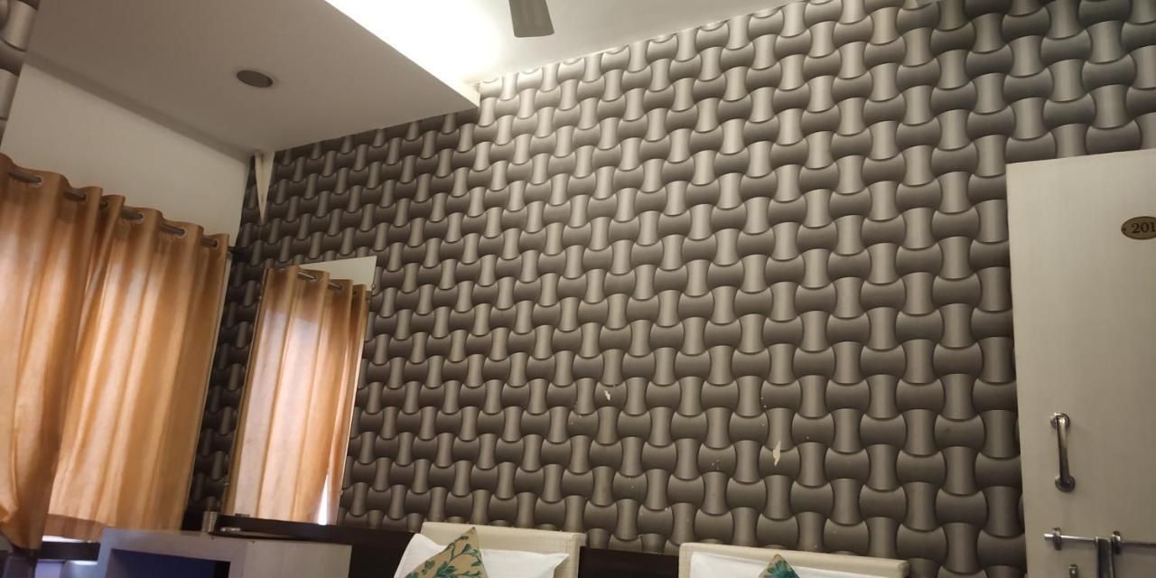 Hotel Maa Ganga Palace Бопал Стая снимка