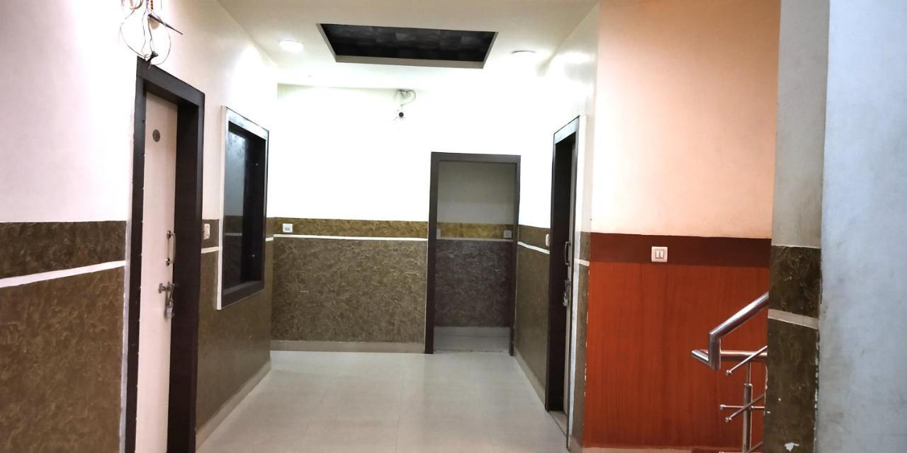 Hotel Maa Ganga Palace Бопал Екстериор снимка